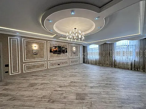 Satılır 4 otaqlı mənzil 220 m² — Bakı, Nizami 4 otaq 220.00 m²