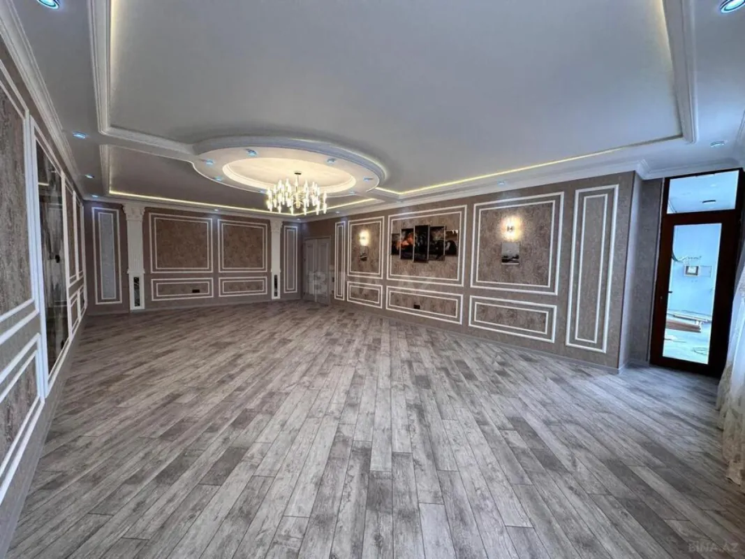 Satılır 4 otaqlı mənzil 220 m²