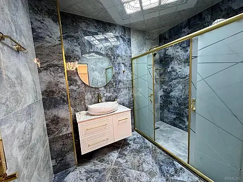 Satılır 4 otaqlı mənzil 220 m²