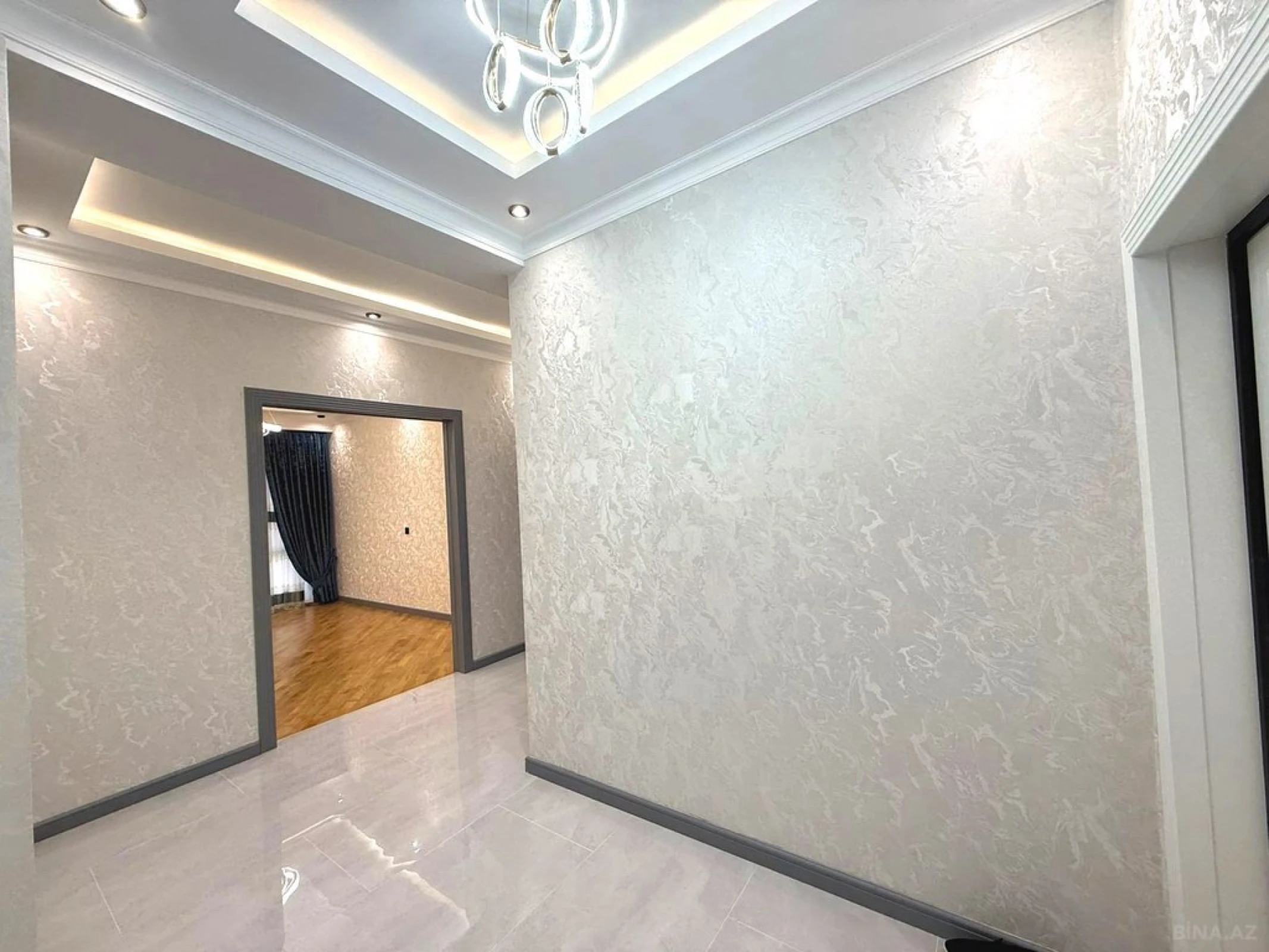 Satılır 3 otaqlı mənzil 92 m²