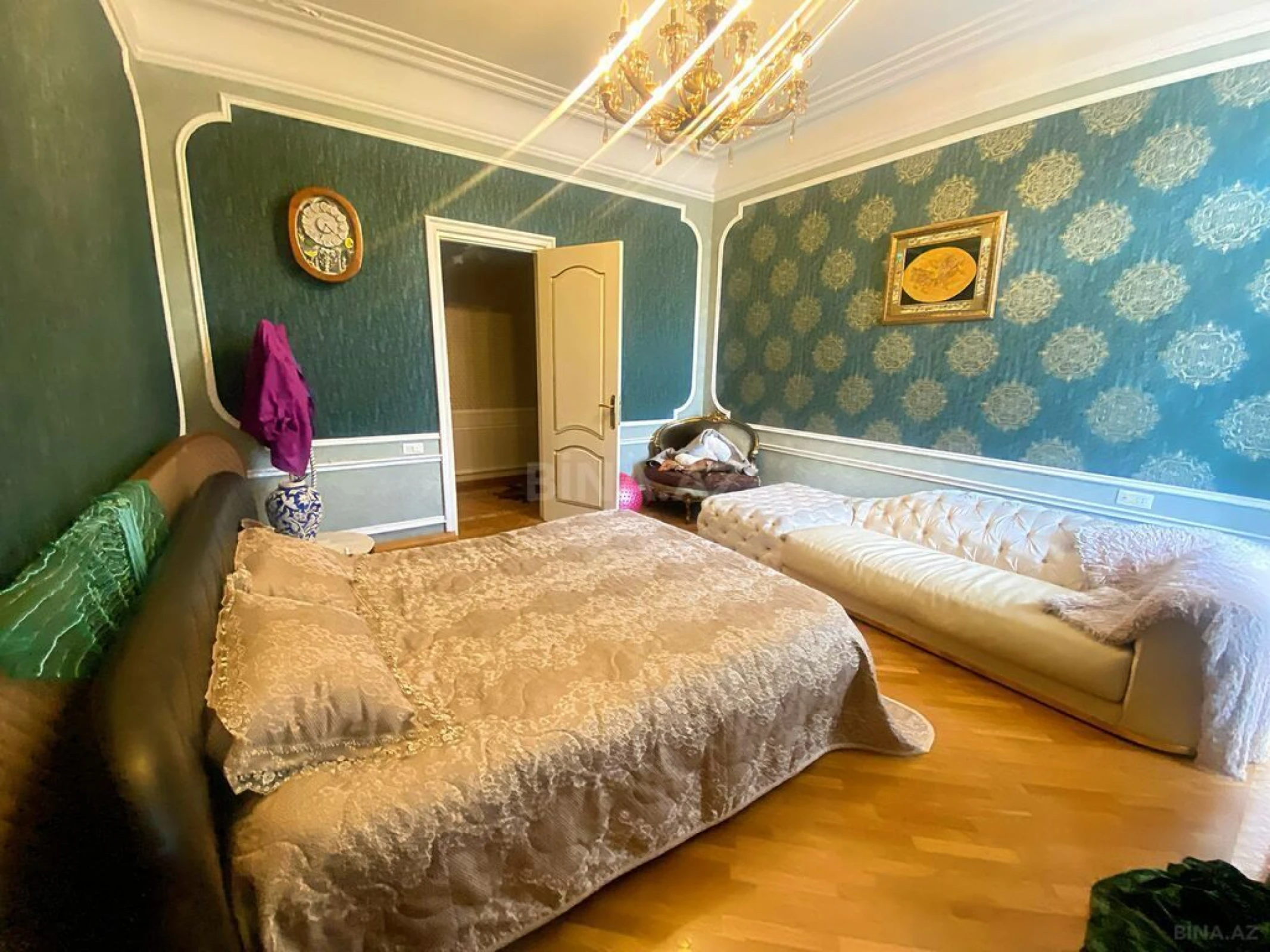 Satılır 5 otaqlı mənzil 210 m²