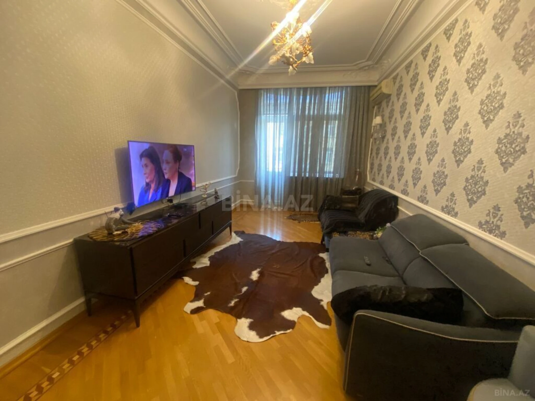 Satılır 5 otaqlı mənzil 210 m²