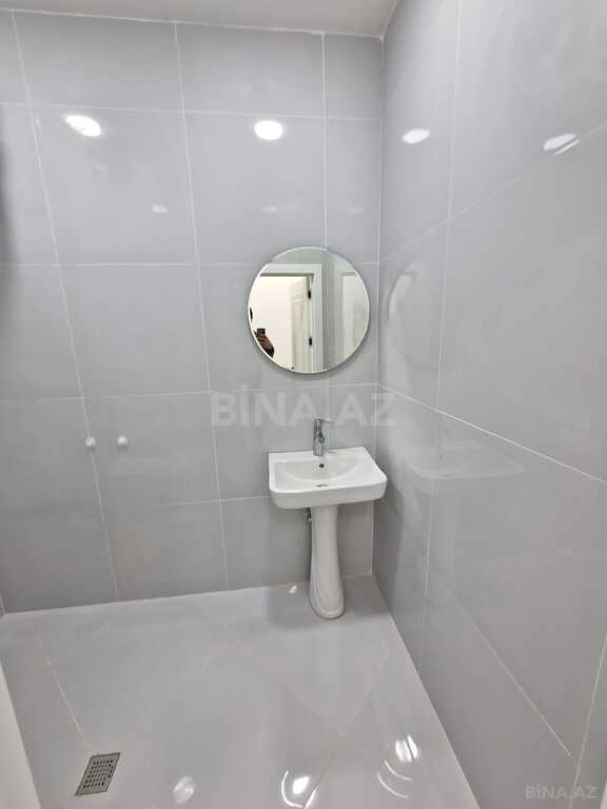 Satılır 2 otaqlı ofis 68 m²