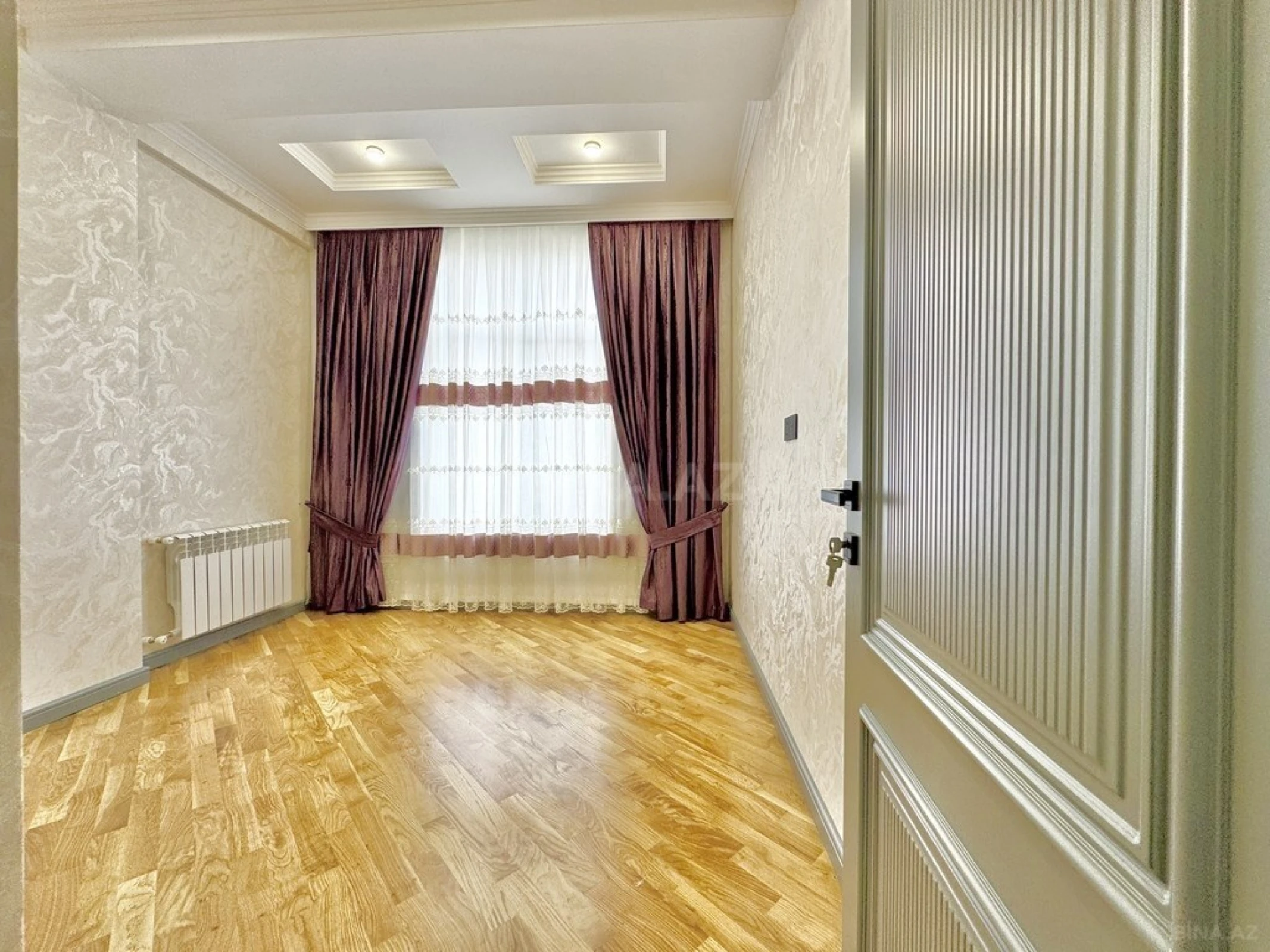 Satılır 3 otaqlı mənzil 92 m²