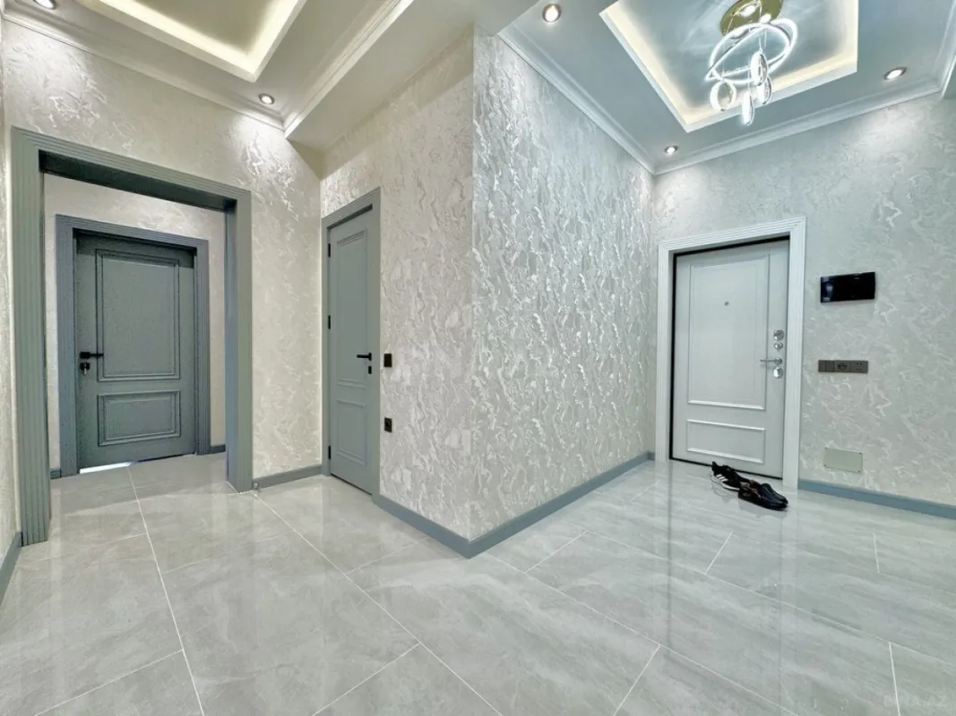 Satılır 3 otaqlı mənzil 92 m²