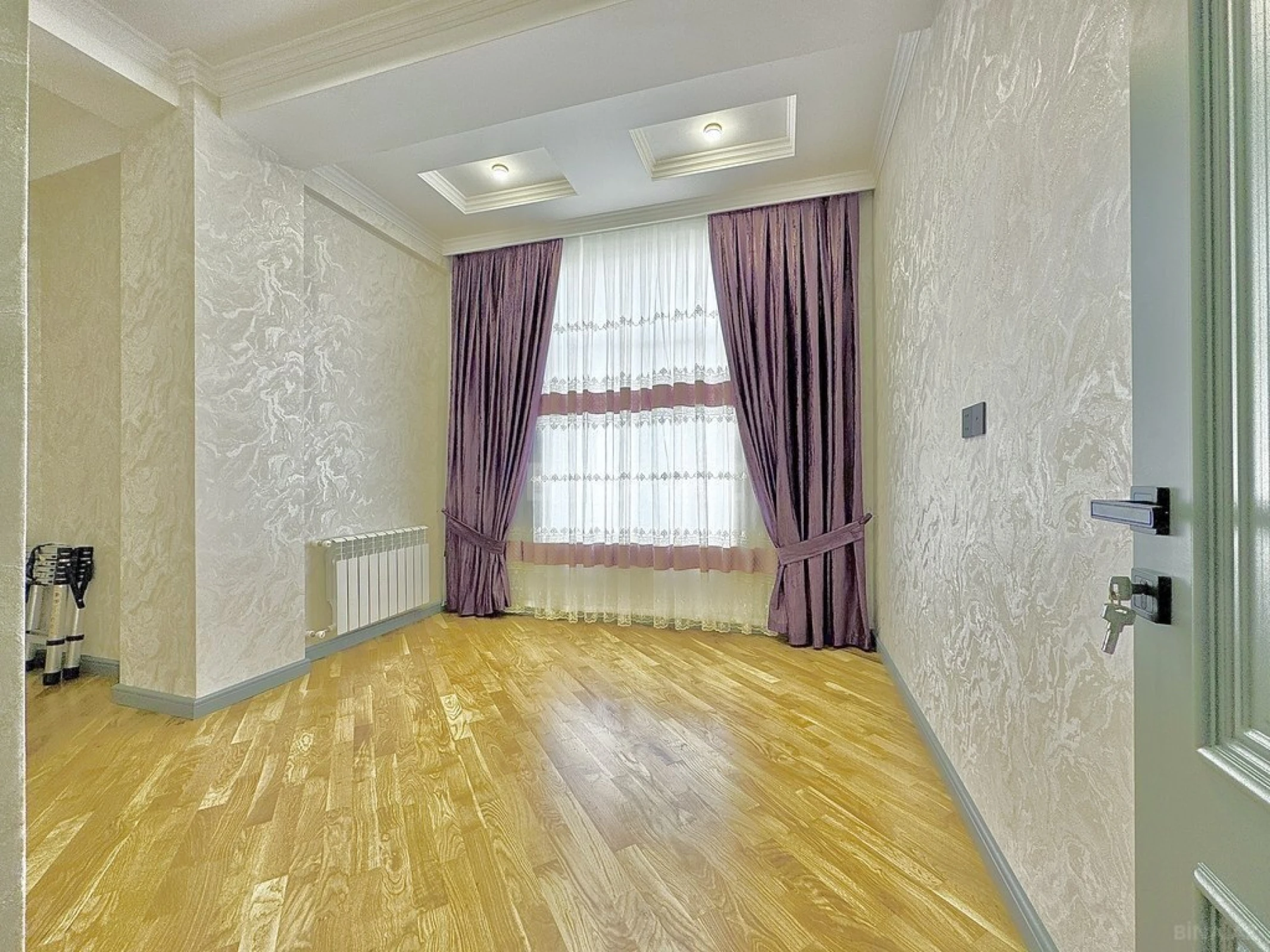 Satılır 3 otaqlı mənzil 92 m²