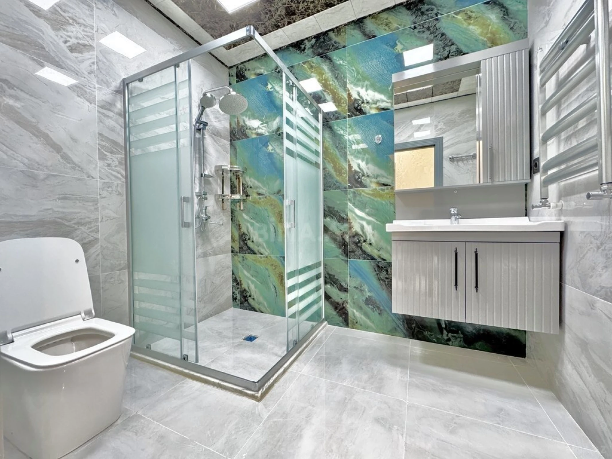 Satılır 3 otaqlı mənzil 92 m²