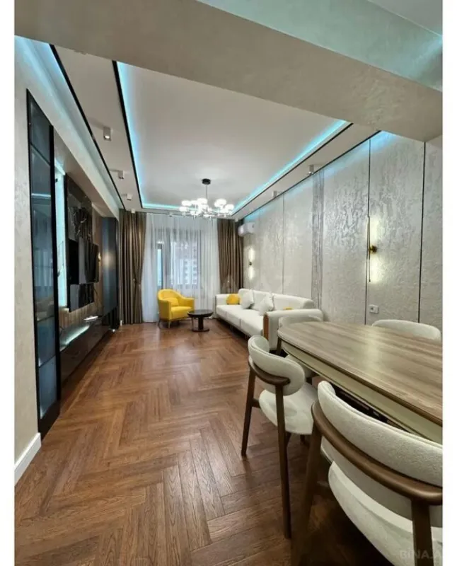 Satılır 3 otaqlı mənzil 128 m²