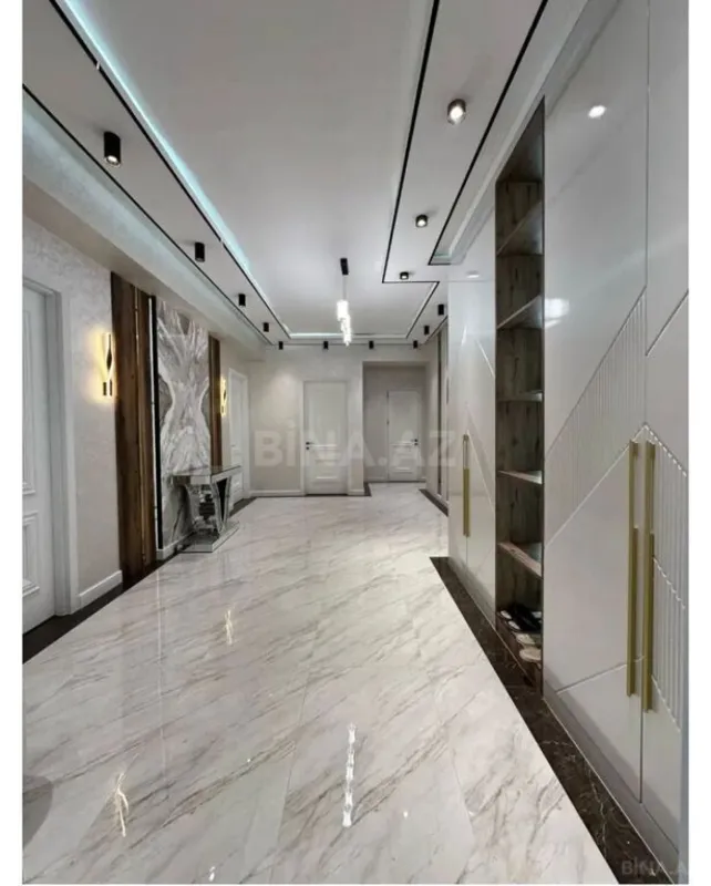 Satılır 3 otaqlı mənzil 128 m²