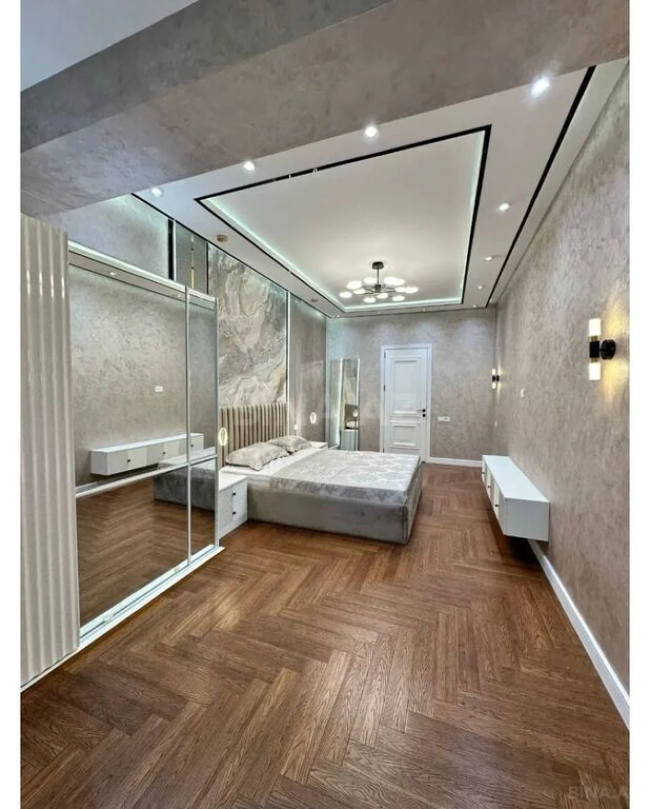 Satılır 3 otaqlı mənzil 128 m²