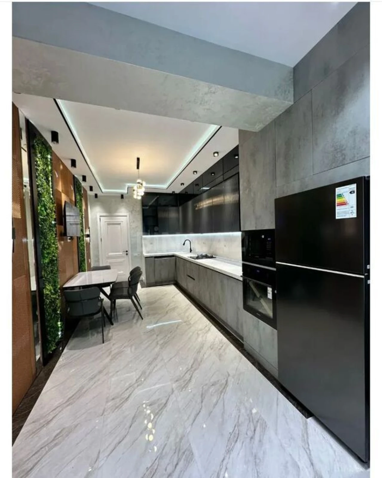 Satılır 3 otaqlı mənzil 128 m²