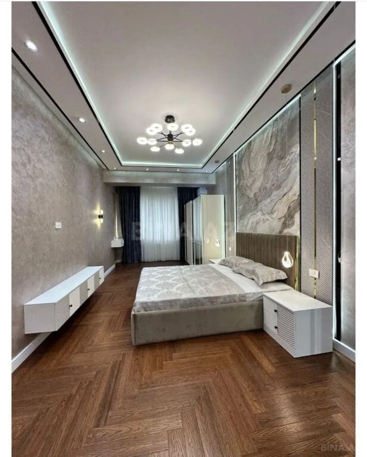 Satılır 3 otaqlı mənzil 128 m²