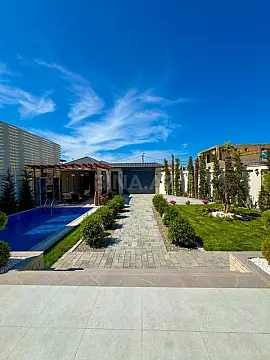Satılır 6 otaqlı həyət evi 400 m²