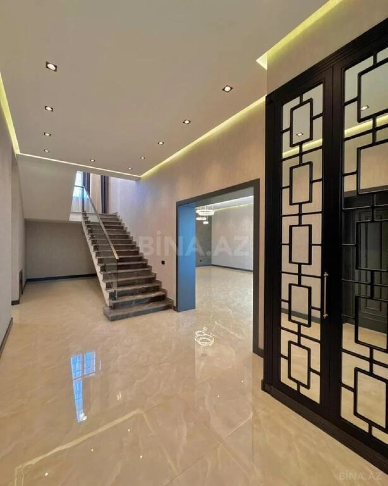 Satılır 6 otaqlı həyət evi 400 m²