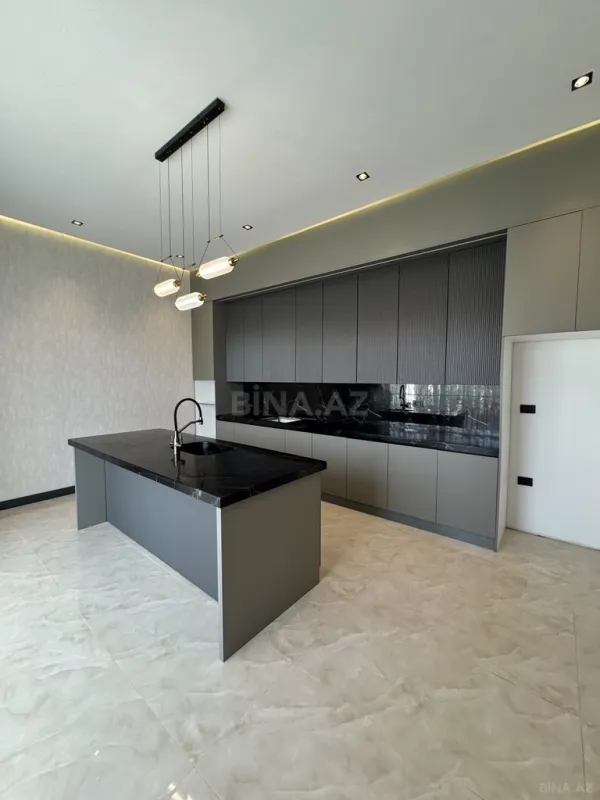 Satılır 6 otaqlı həyət evi 400 m²