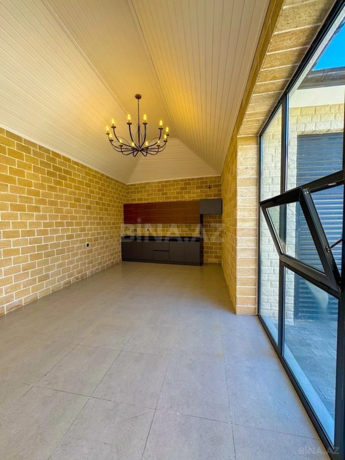 Satılır 6 otaqlı həyət evi 400 m²