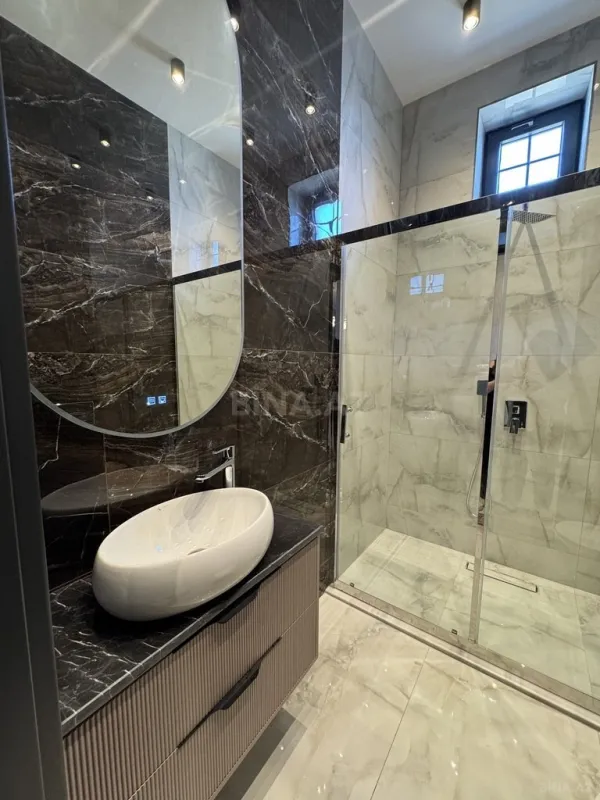 Satılır 6 otaqlı həyət evi 400 m²