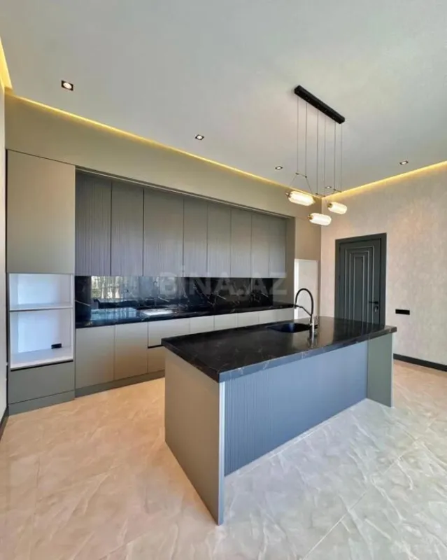 Satılır 6 otaqlı həyət evi 400 m²