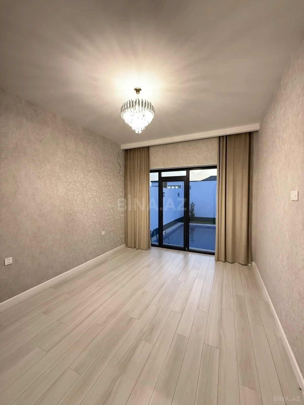 Satılır 4 otaqlı həyət evi 160 m²