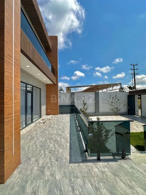 Satılır 5 otaqlı həyət evi 250 m²