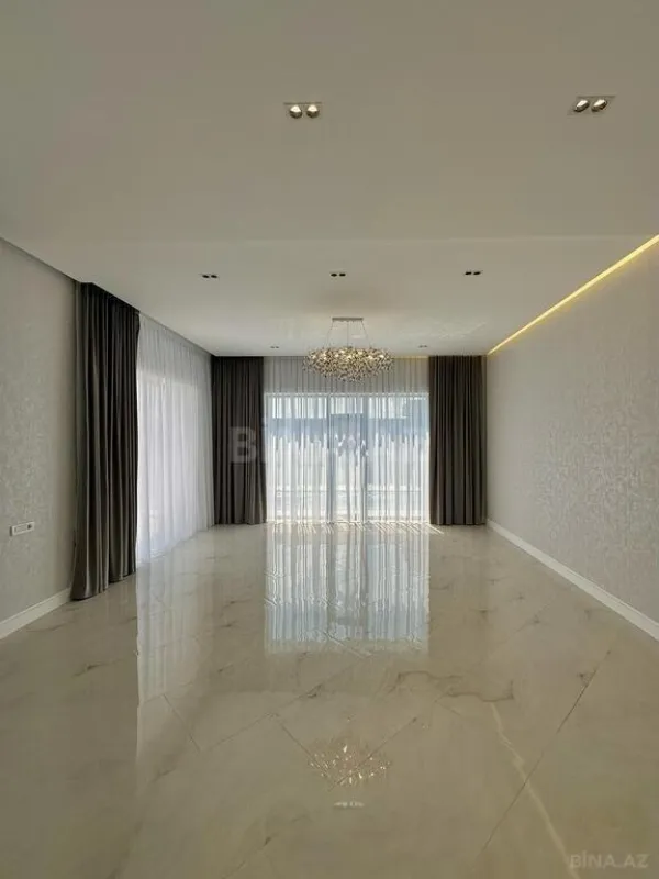 Satılır 5 otaqlı həyət evi 250 m²
