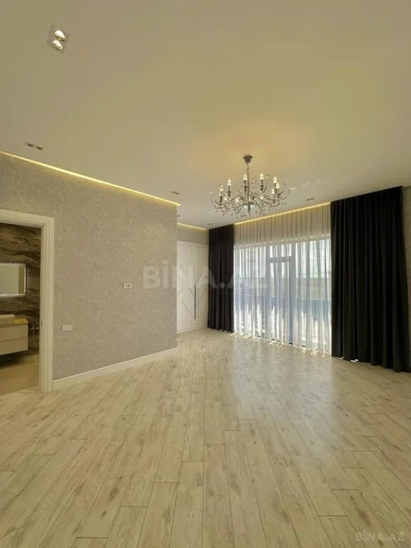 Satılır 5 otaqlı həyət evi 250 m²