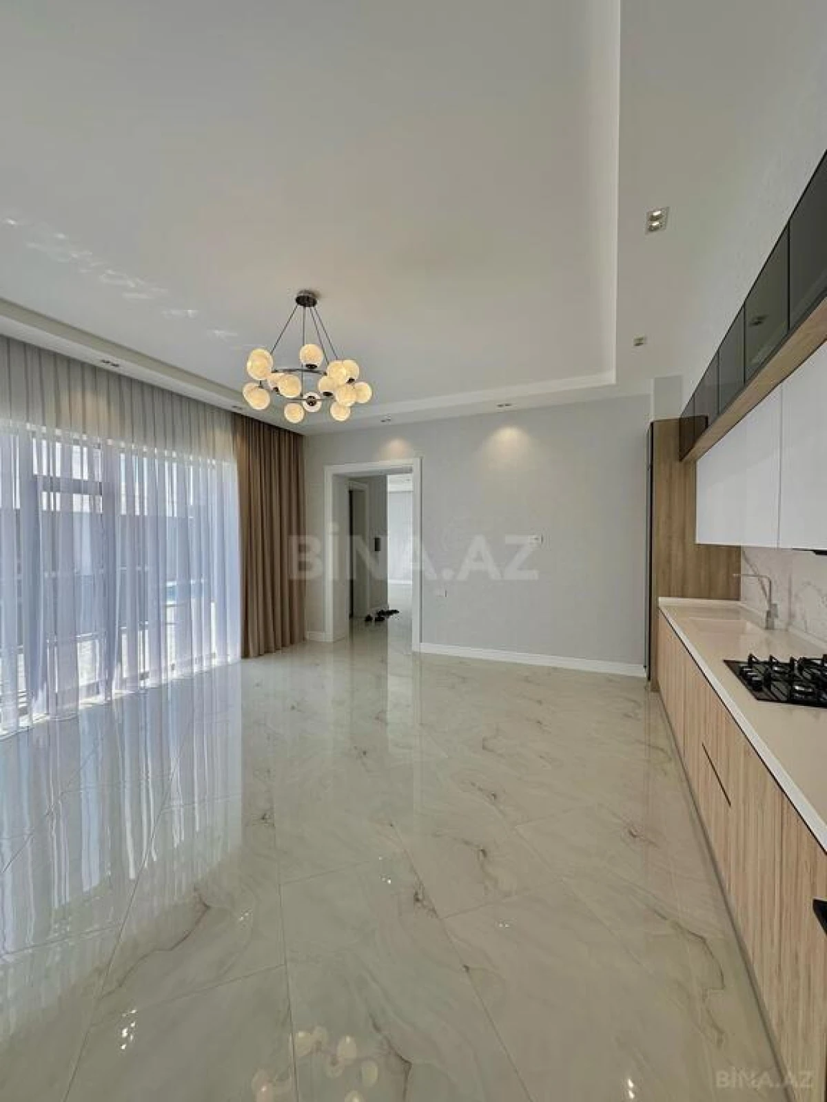 Satılır 5 otaqlı həyət evi 250 m²