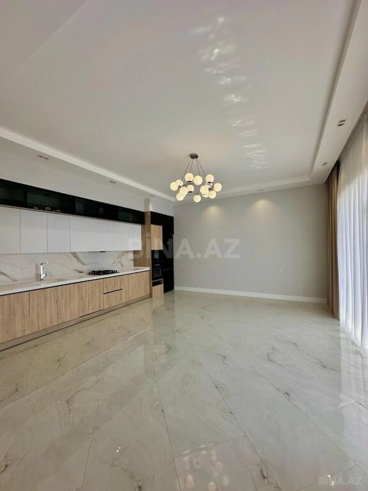 Satılır 5 otaqlı həyət evi 250 m²