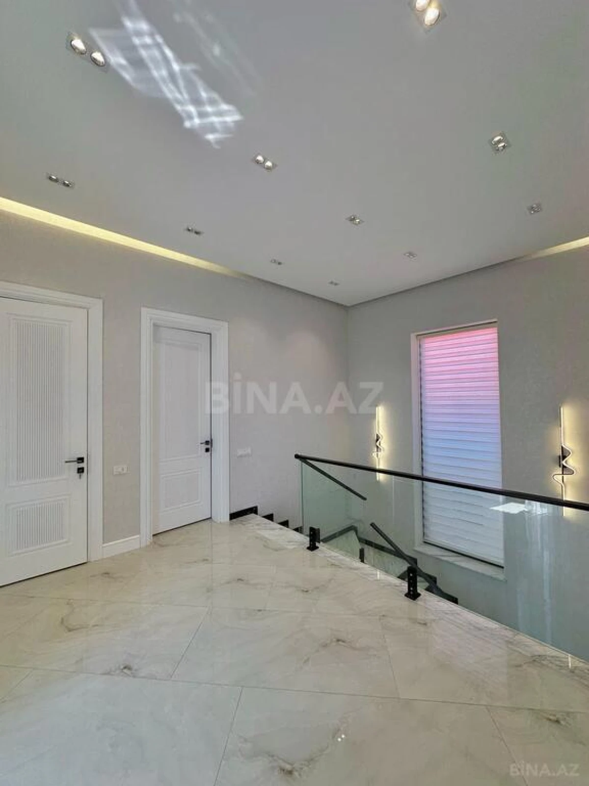 Satılır 5 otaqlı həyət evi 250 m²