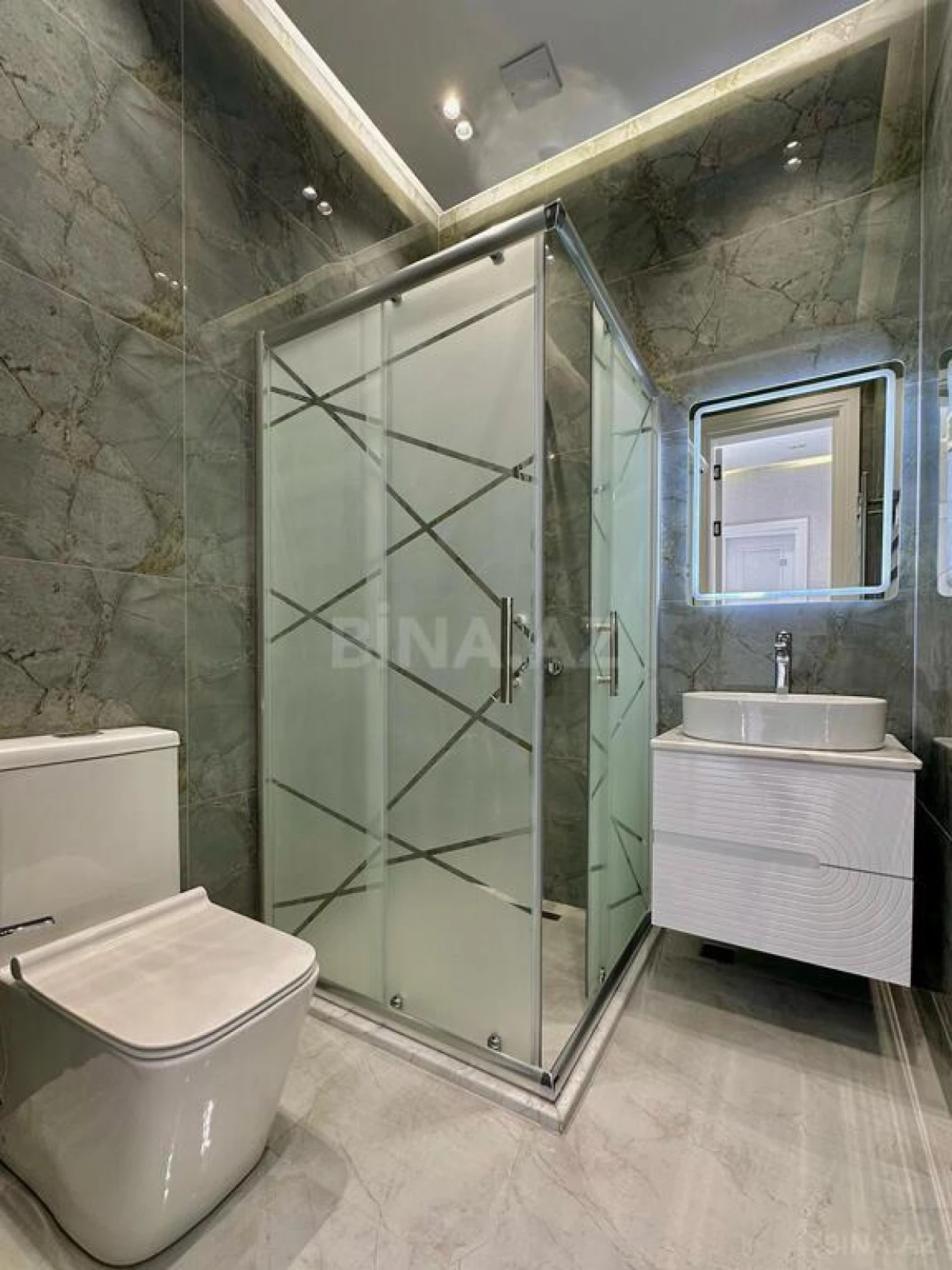 Satılır 5 otaqlı həyət evi 250 m²