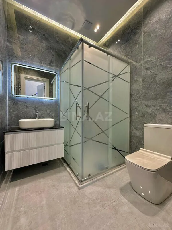 Satılır 5 otaqlı həyət evi 250 m²