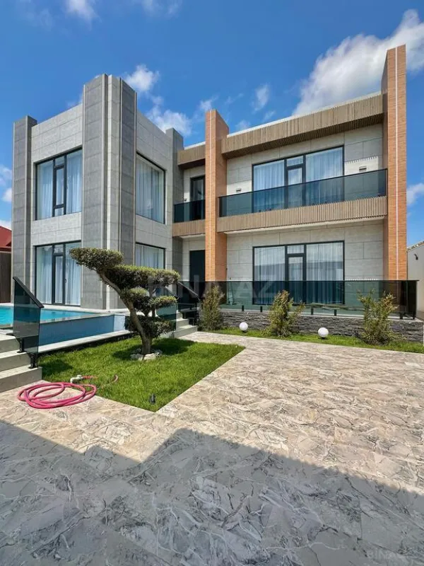 Satılır 5 otaqlı həyət evi 250 m²