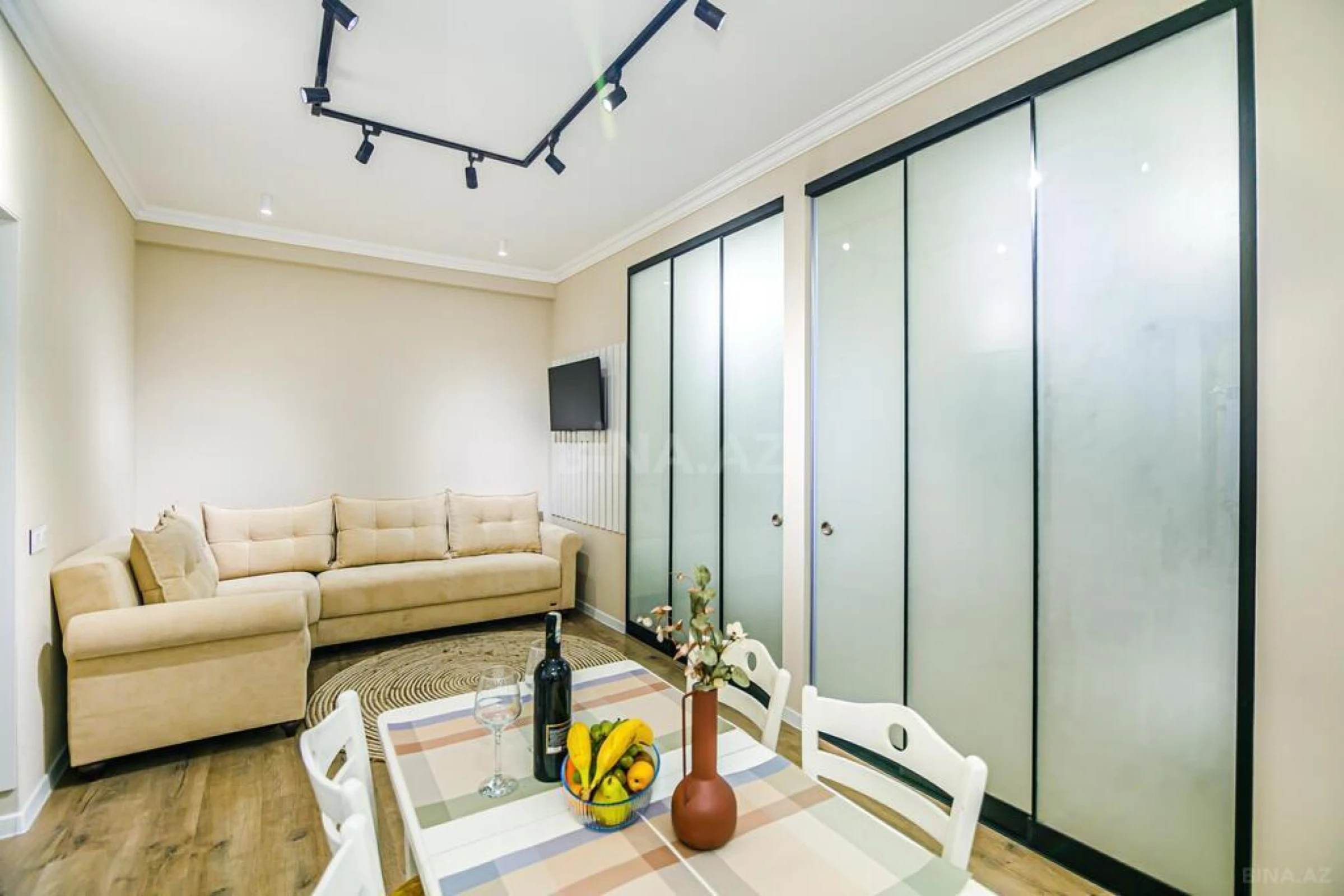 Kirayə verilir 3 otaqlı mənzil 95 m²