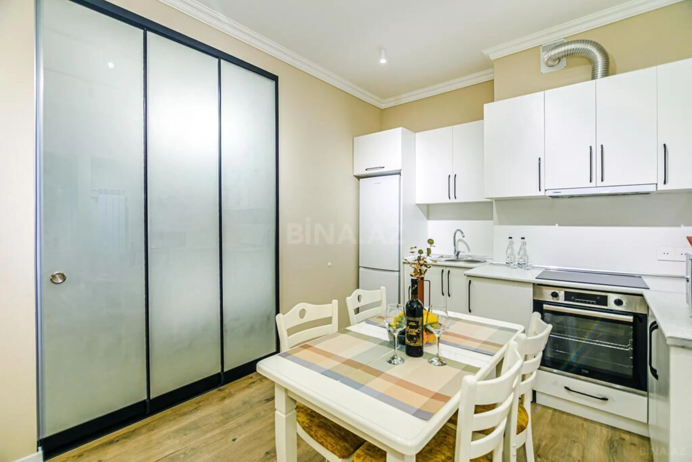 Kirayə verilir 3 otaqlı mənzil 95 m²
