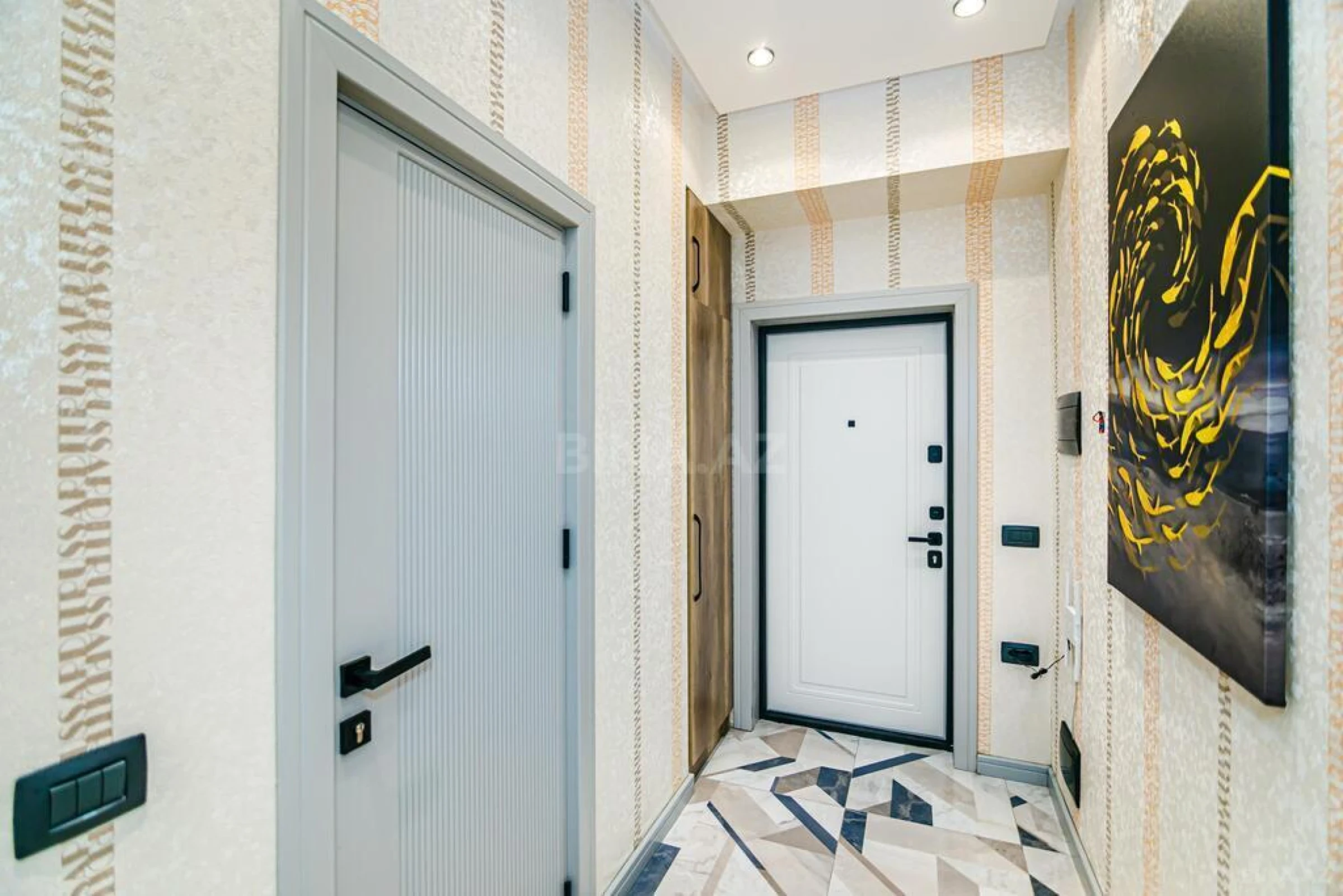 Kirayə verilir 2 otaqlı mənzil 110 m²