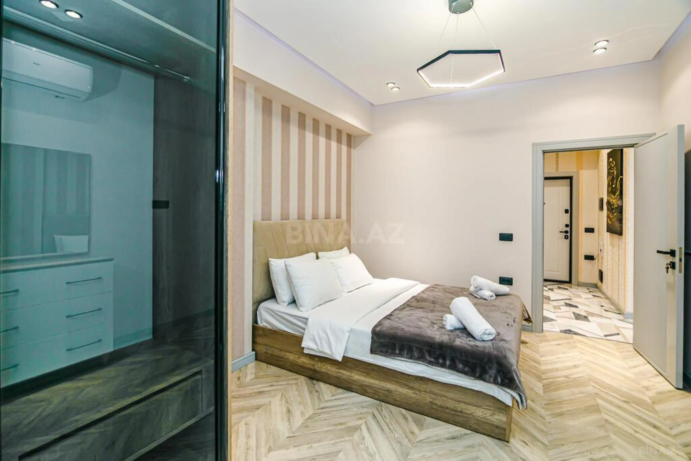 Kirayə verilir 2 otaqlı mənzil 110 m²