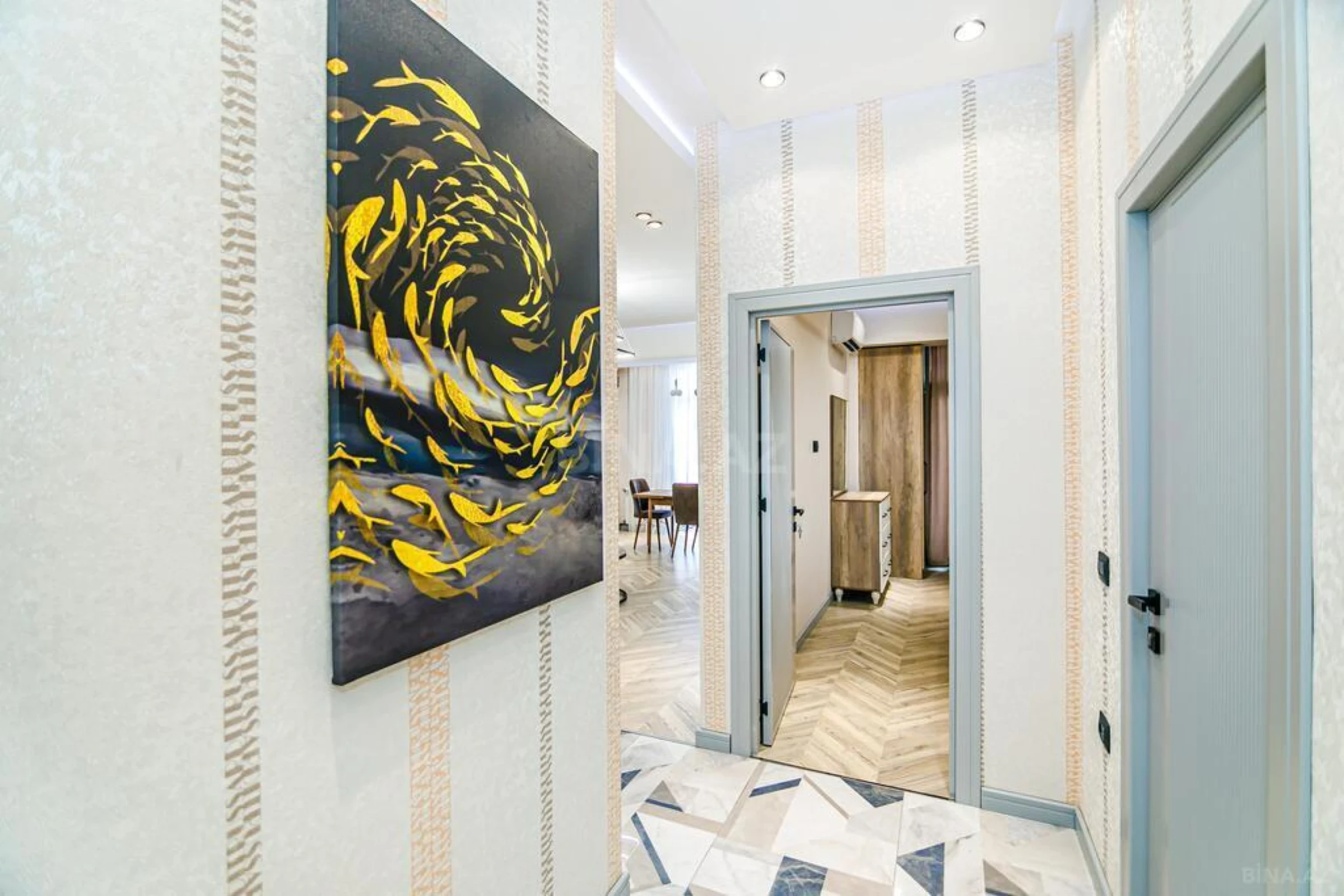 Kirayə verilir 2 otaqlı mənzil 110 m²