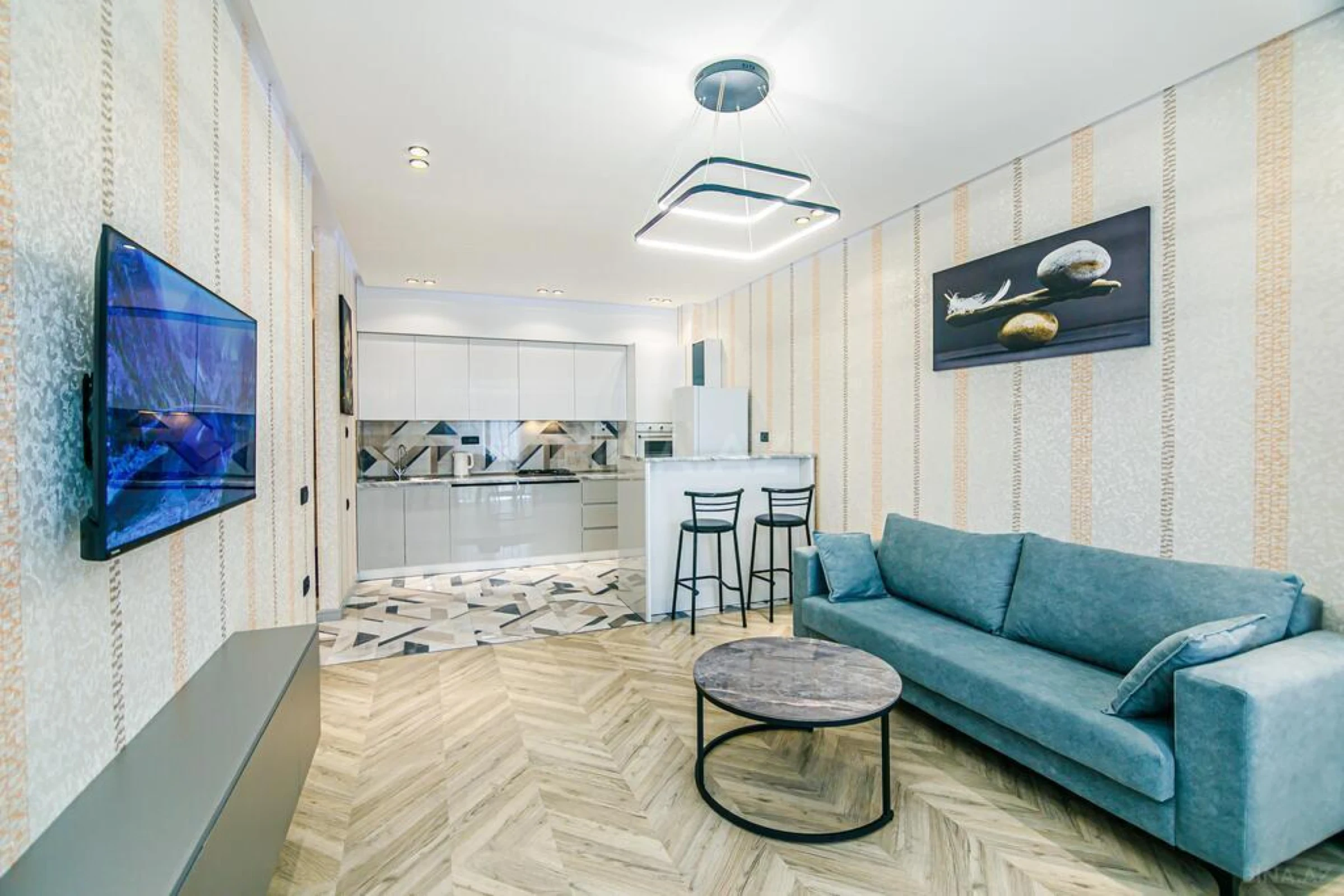 Kirayə verilir 2 otaqlı mənzil 110 m²