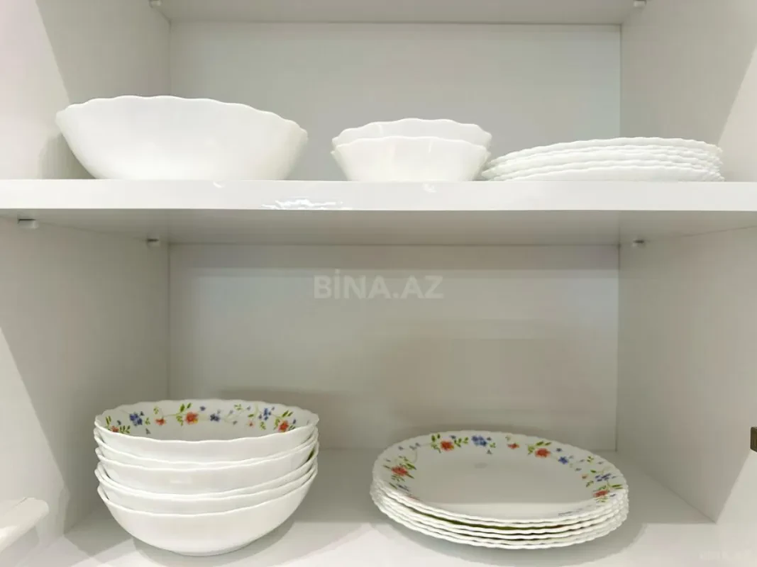 Kirayə verilir 2 otaqlı mənzil 110 m²