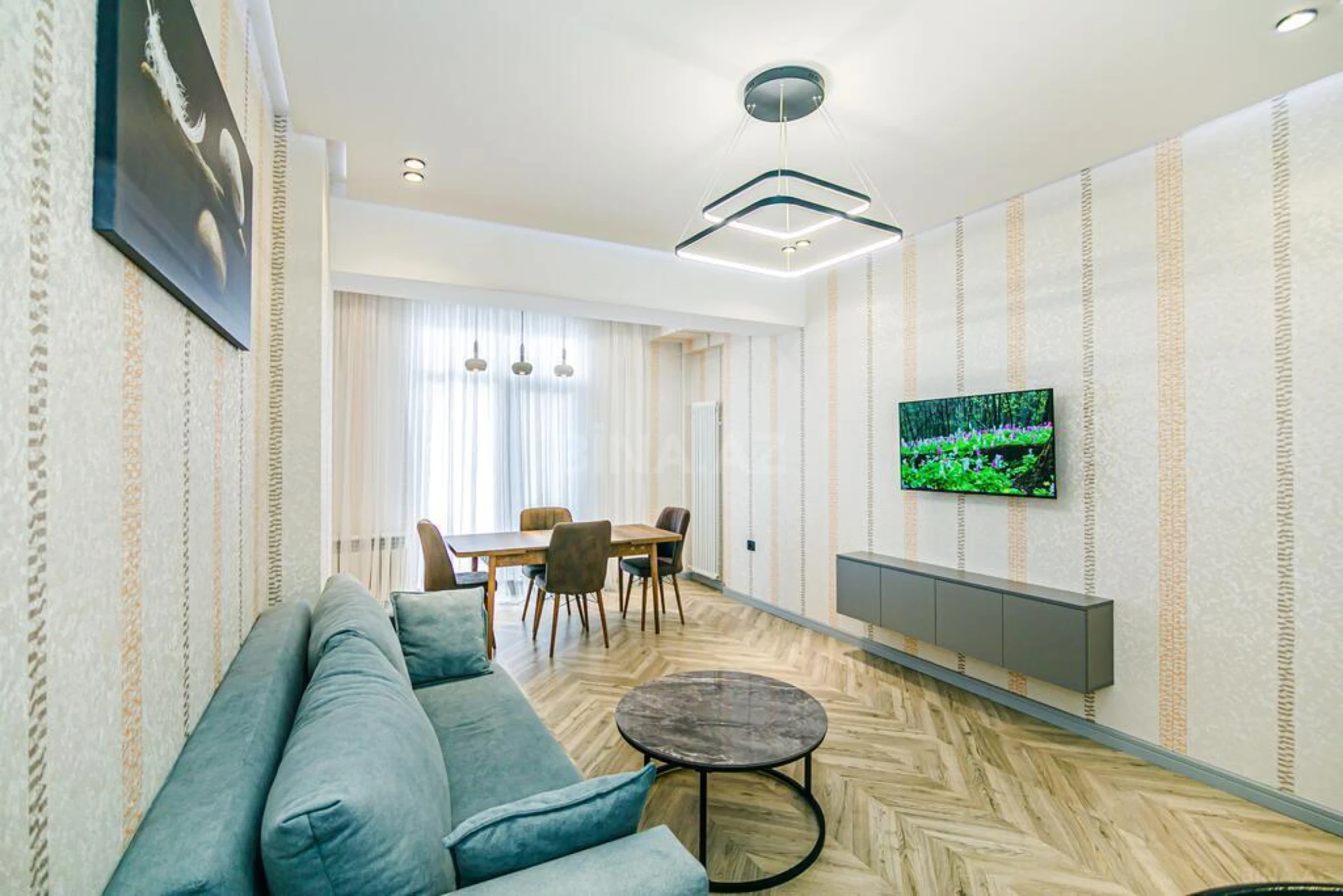 Kirayə verilir 2 otaqlı mənzil 110 m²