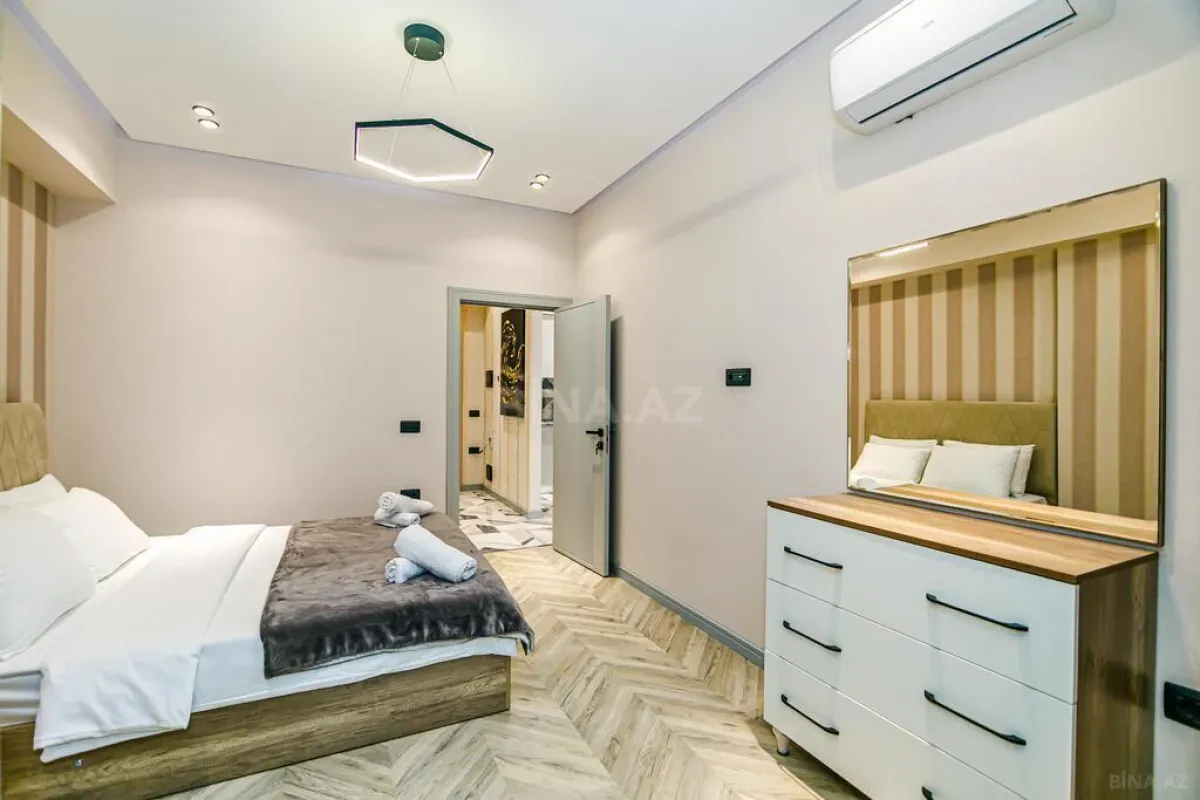 Kirayə verilir 2 otaqlı mənzil 110 m²