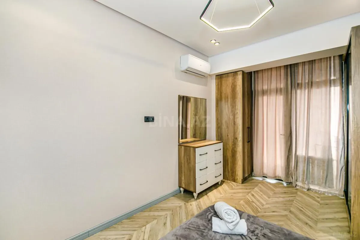 Kirayə verilir 2 otaqlı mənzil 110 m²