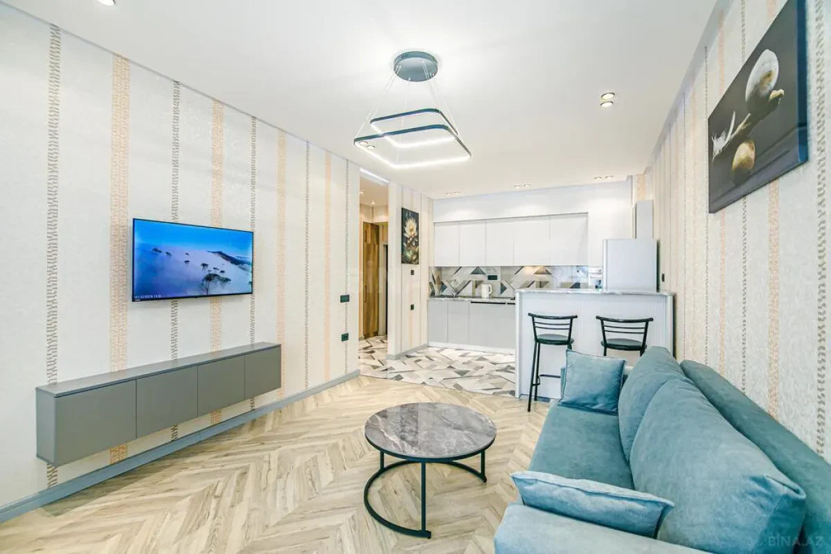 Kirayə verilir 2 otaqlı mənzil 110 m²
