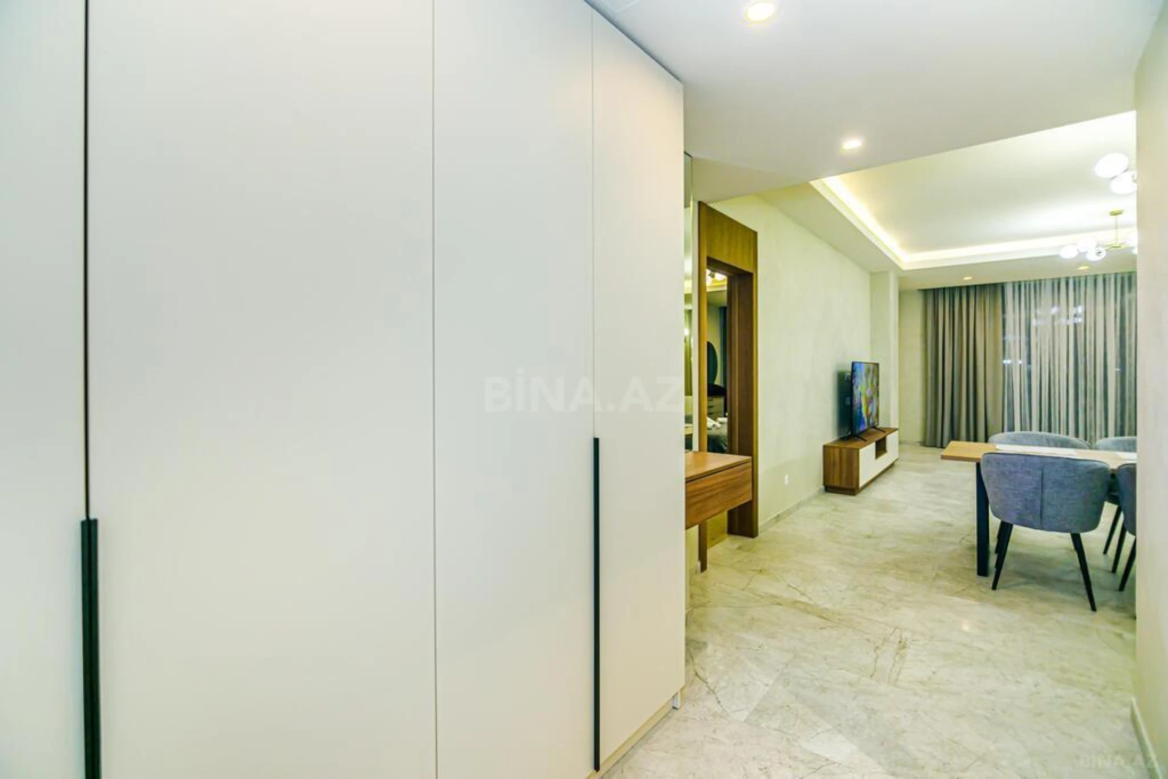 Kirayə verilir 2 otaqlı mənzil 110 m²