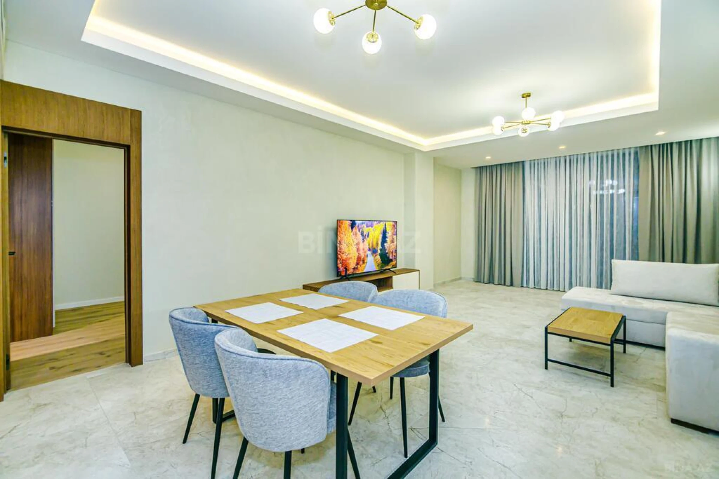 Kirayə verilir 2 otaqlı mənzil 110 m²