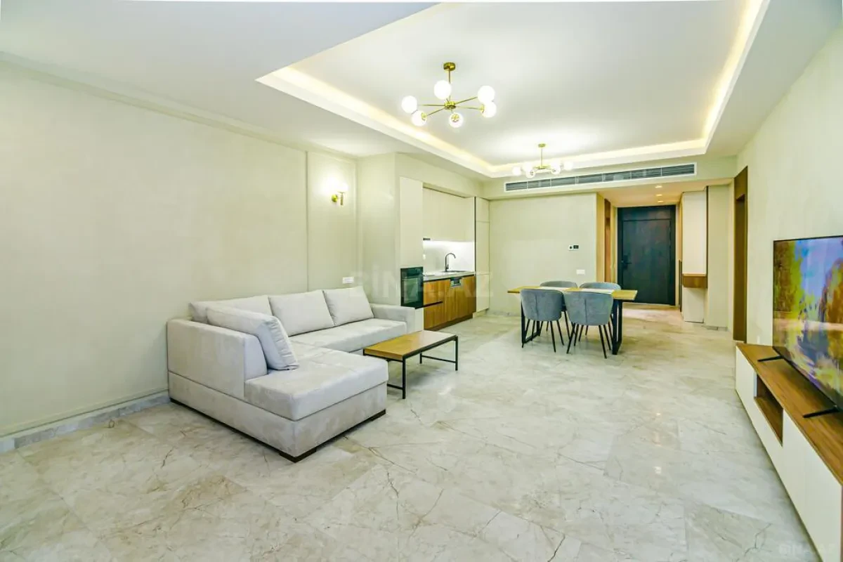 Kirayə verilir 2 otaqlı mənzil 110 m²