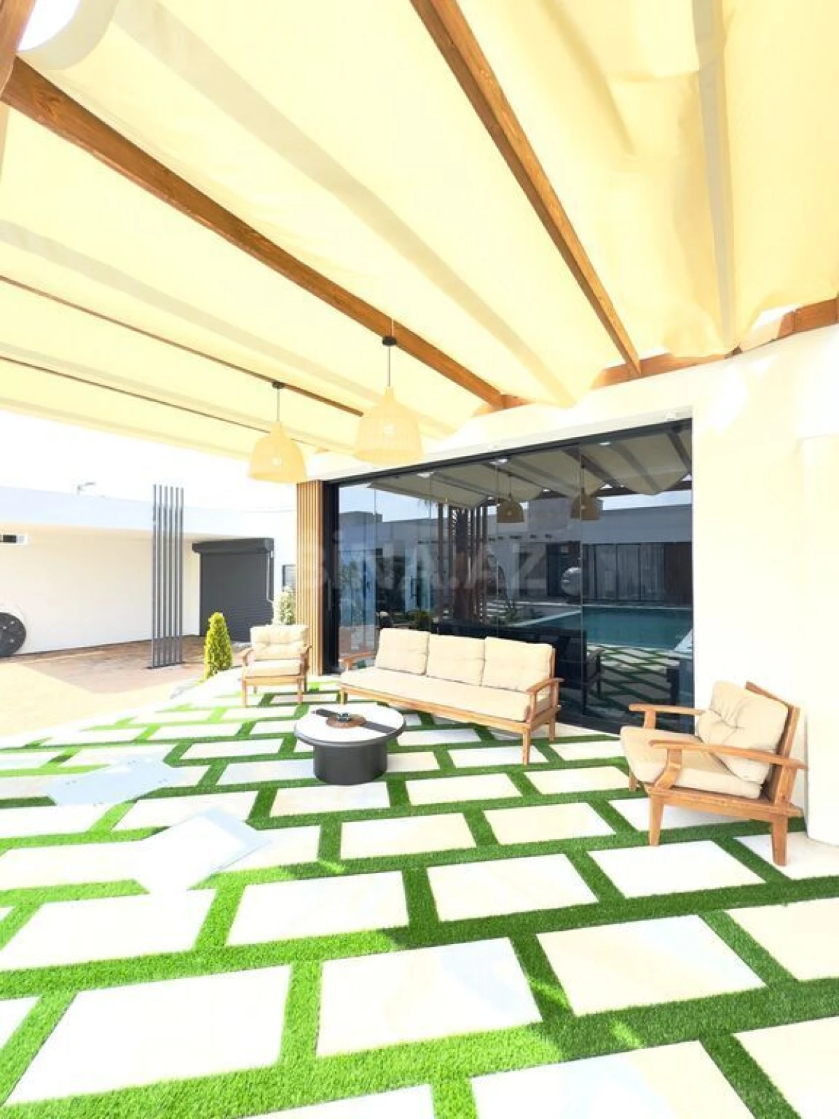 Satılır 5 otaqlı həyət evi 260 m²