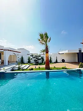 Satılır 5 otaqlı həyət evi 260 m²