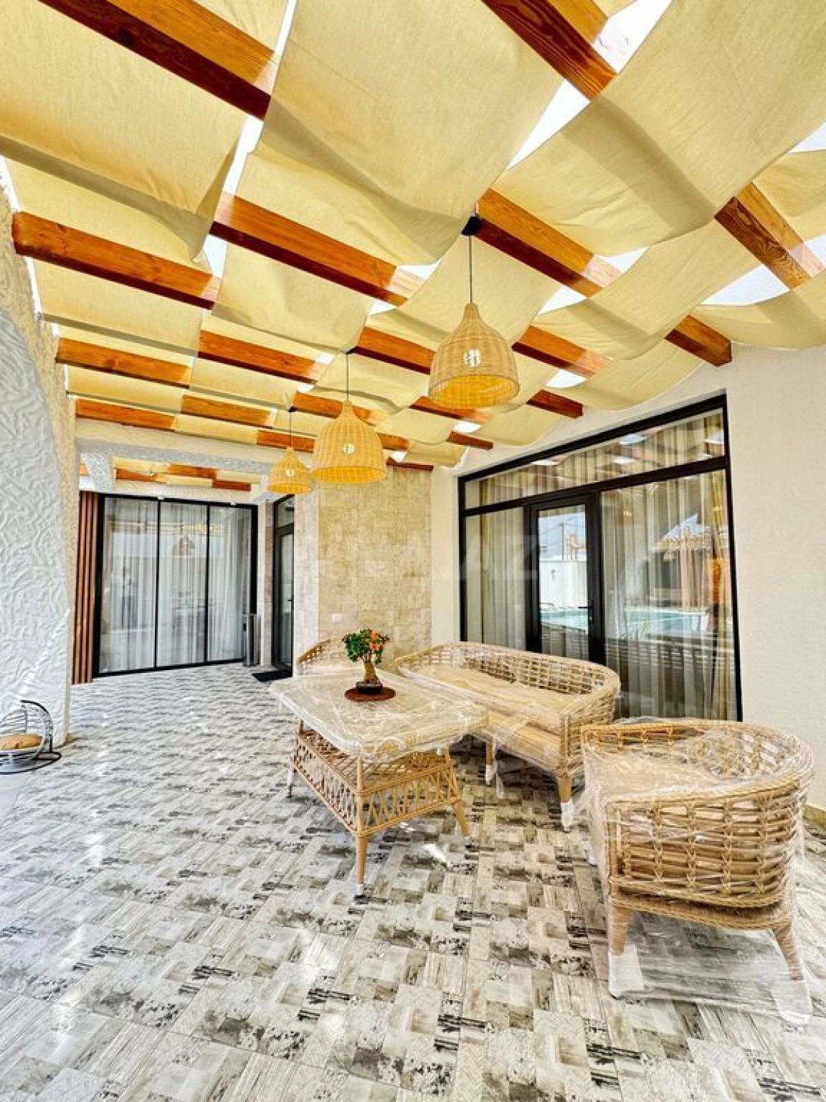 Satılır 5 otaqlı həyət evi 260 m²