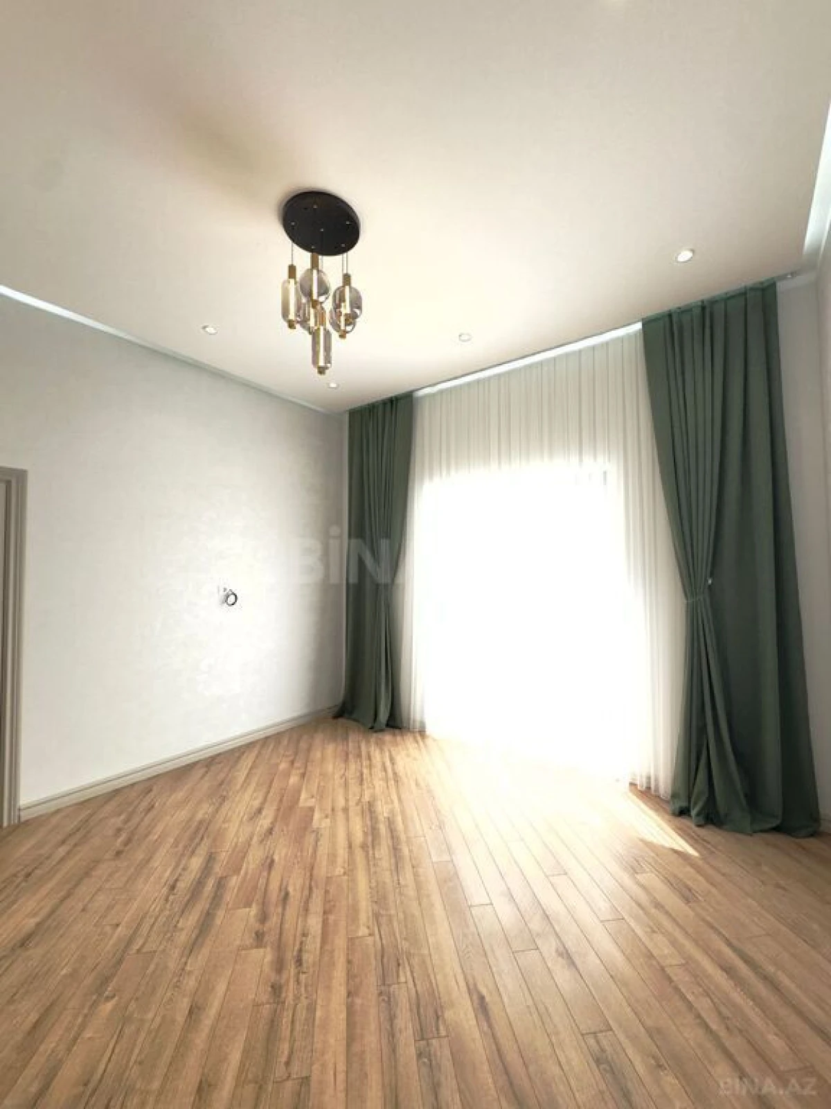 Satılır 5 otaqlı həyət evi 260 m²